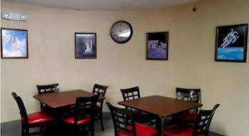 Econo Lodge At Nasa Webster Extérieur photo